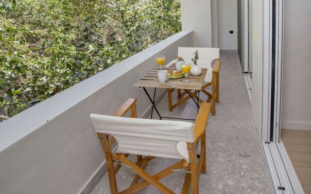 Nikis suites Syntagma-Plaka by GHH