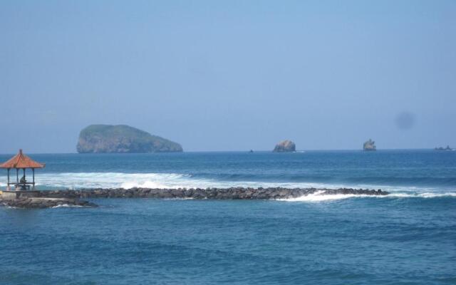 Segara Wangi Beach Cottages