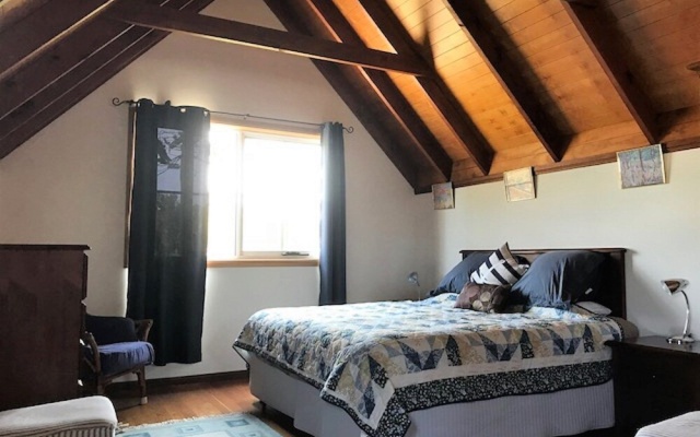 Kookaburra Cottage at Hat Head – Guest Rooms – Hat Head