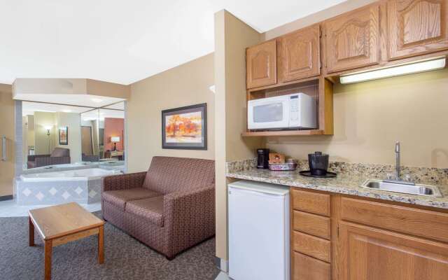 AmericInn by Wyndham Boscobel