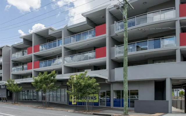 Skyline Court Apartments