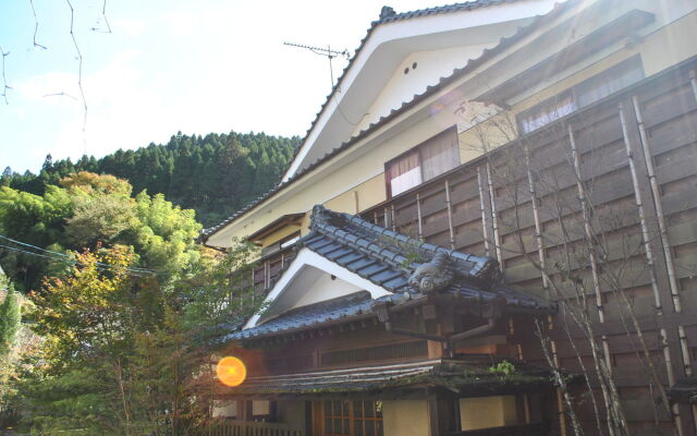 Hot Spring Inn Banya