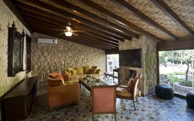 Villa Stone House by Amy Villas