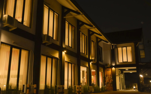 Puri Chorus Hotel