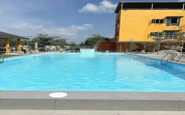 Capital O 90949 Pelangi Beach Resort Mersing