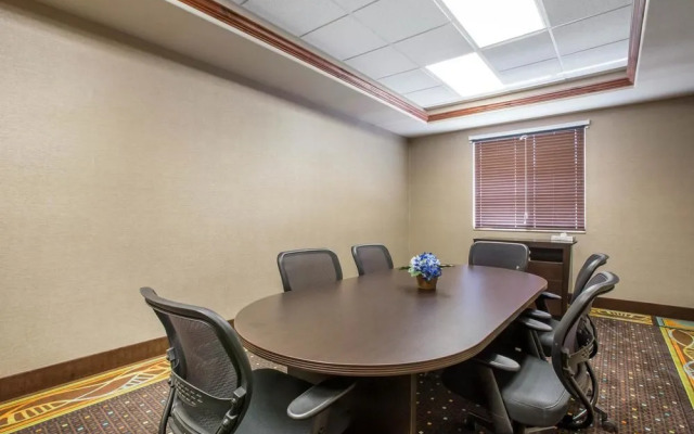 Comfort Inn & Suites