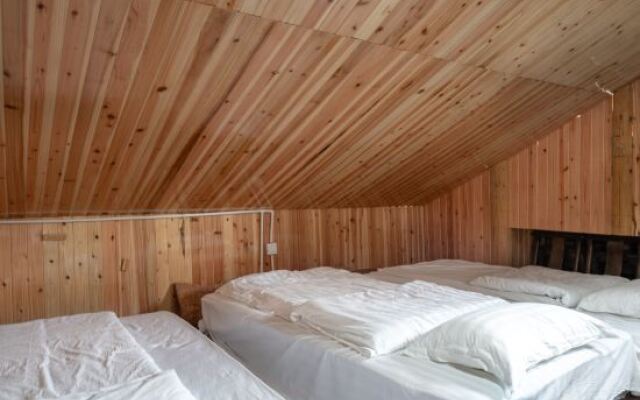 Leishan Langde Riverside Inn