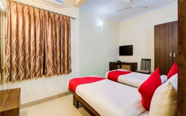 OYO Flagship 36693 Hotel Royal Enclave