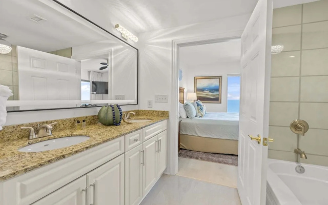2002p 2 Bedroom Condo