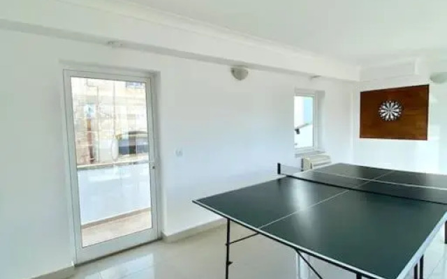 Hard to come by - modern & huge house in Sliema
