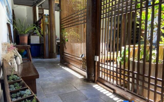 Lijiang Ancient City Xishan Tea House Inn