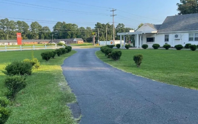 Kenwood Court Motel