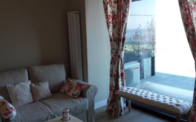 Romantic Studio Mamaia