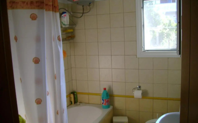 Lefkas house with garden