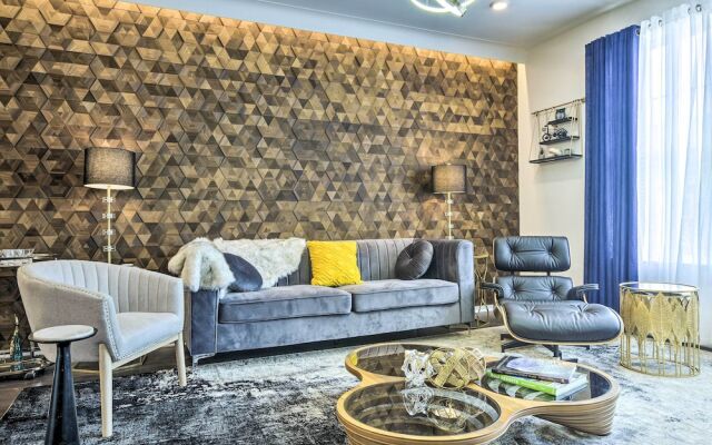 Tasteful Durham Townhome - 6 Mi to Downtown!