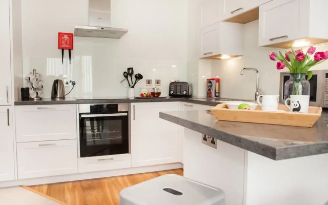 Henge House - Sarsen Apartment