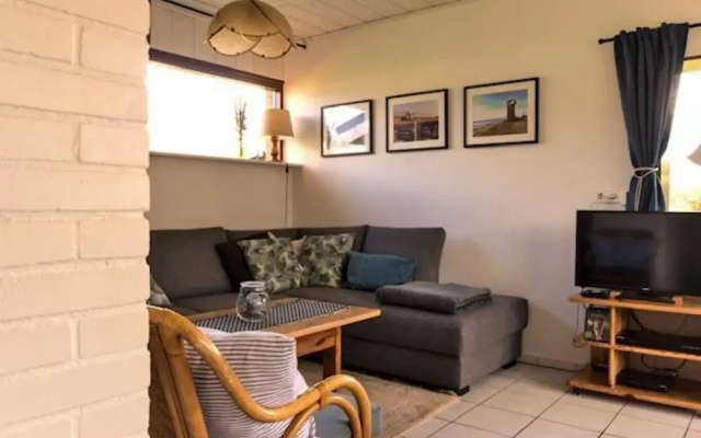 Quiet Holiday Home Near Beach