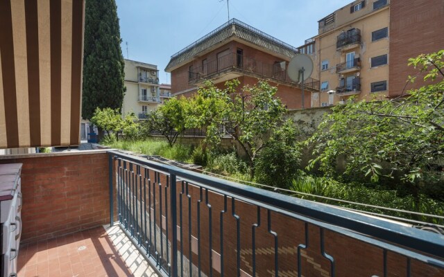 Shabby Chic Flat Monte Mario