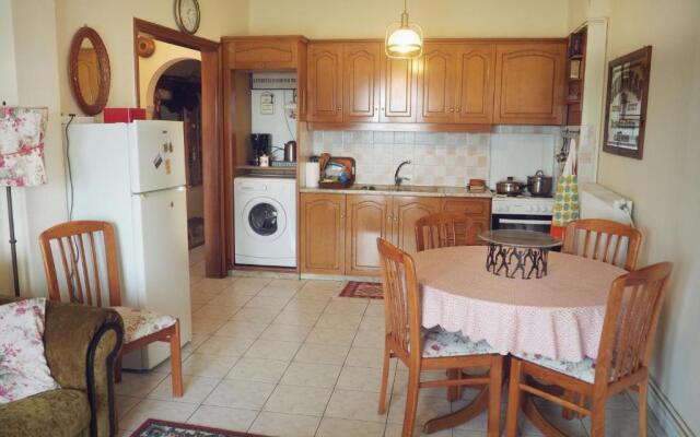 Sunny apartment near the center