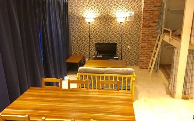 Guesthouse Akashi Hikaria - Hostel