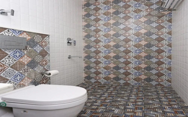 OYO 10076 Hotel Skylark