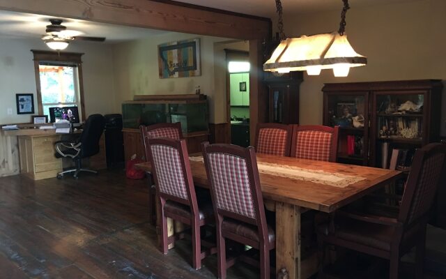 Little Trail Creek Cabins