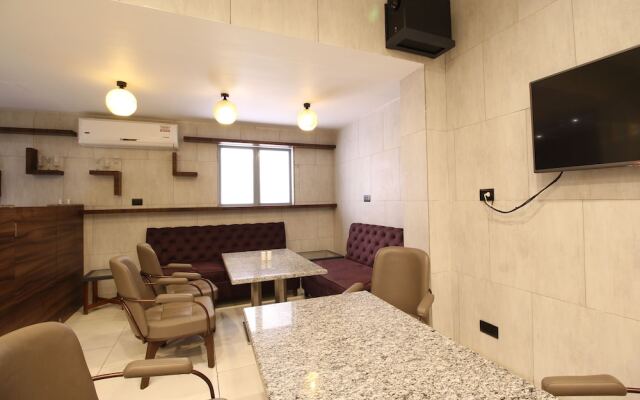 Hotel Maple IVY