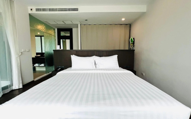 Civic Horizon Hotel & Residence