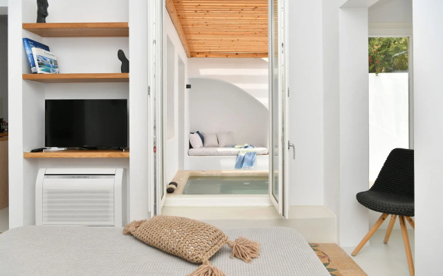 Thiro Villas Santorini
