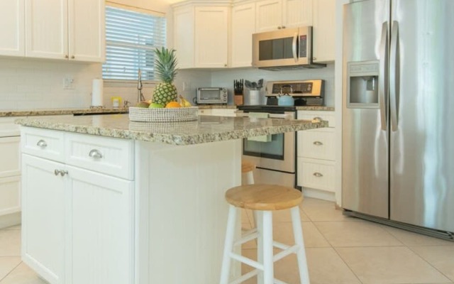 Fort Pierce - 2BD 2BA Tropical Surfside Retreat