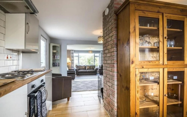 Little Hill - 3 Bed - Wisemans Bridge