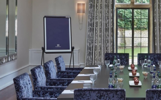 Foxhill Manor