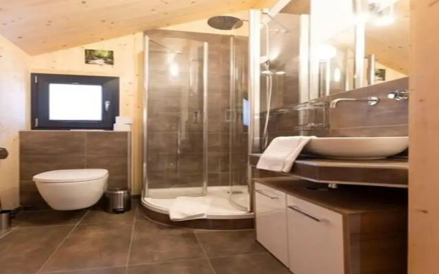 Chalet With Spacious Terrace