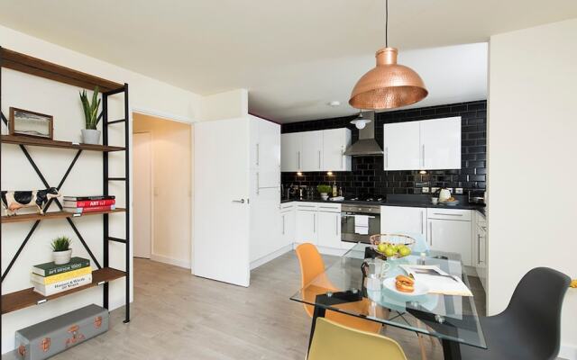 Bright and Spacious 2BR Flat in East London