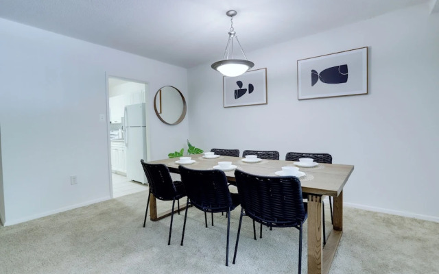 Apt Near Airport in Crystal City