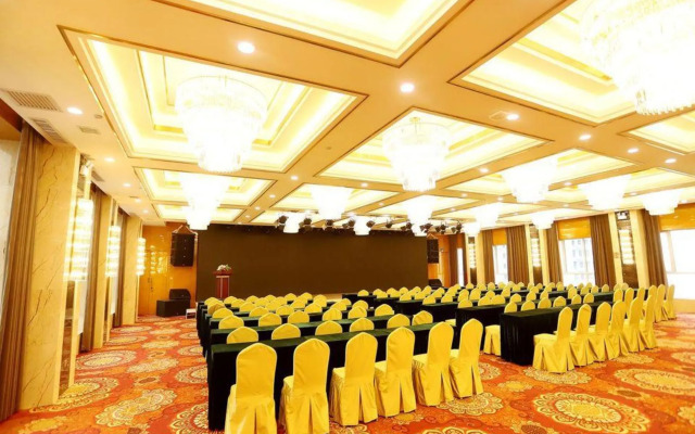 Golden Phoenix Hotel