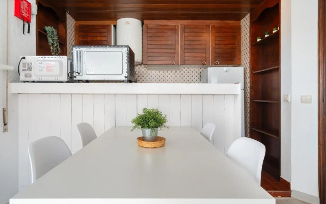 Cozy 1BDR with Spacious Balcony & Pool, Vilamoura