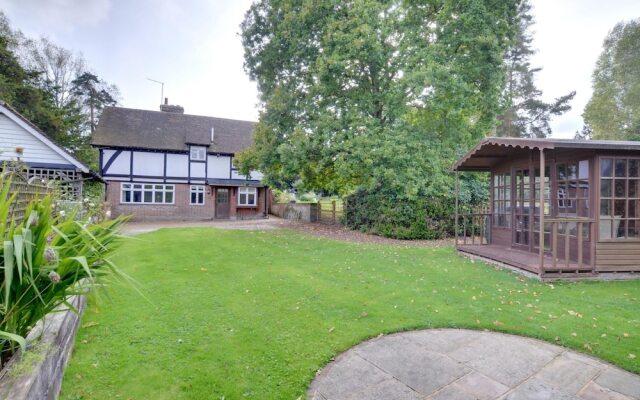 Modern Holiday Home in Hawkhurst Kent With Garden