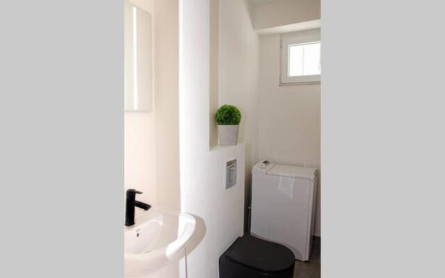 Super luxurious & spacious designer apartment.