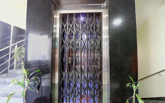 OYO Townhouse 1019 Galaxy Suites