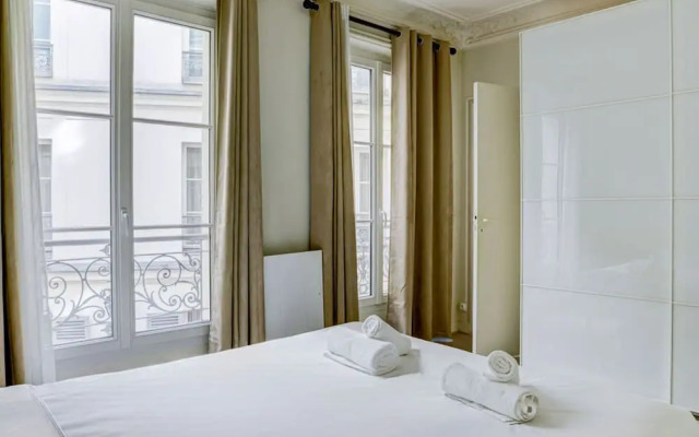 Secret Maillot Charming 1 Bed Apt in Paris
