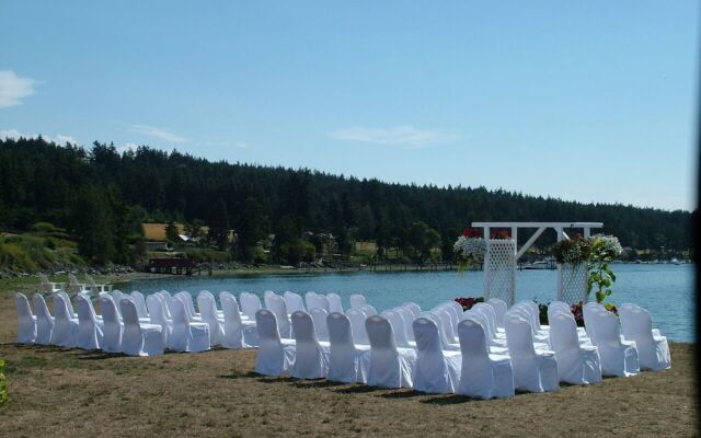 Lopez Islander Resort