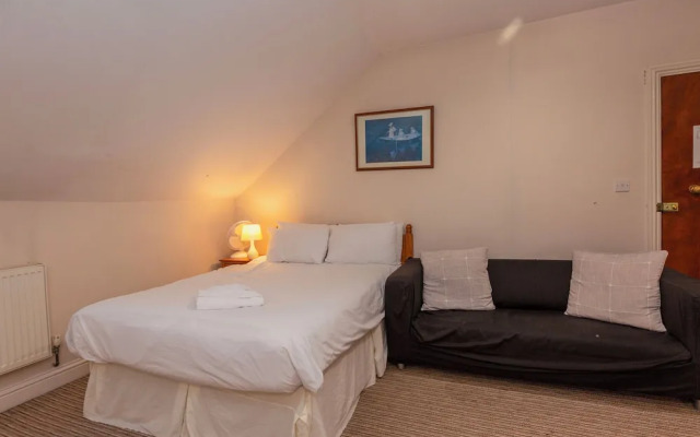 Ricky Road Guest House - Budget