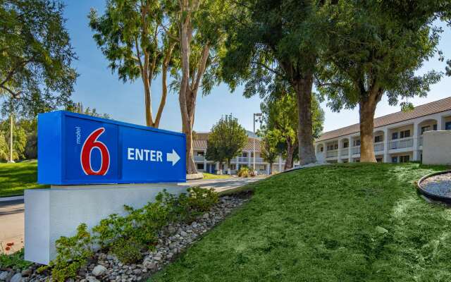 Motel 6 Thousand Oaks, CA