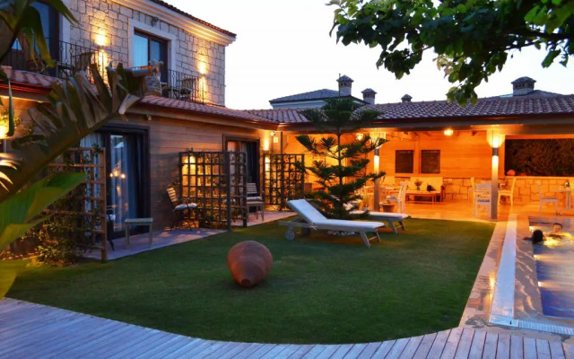 Fehmibey Alacati Otel