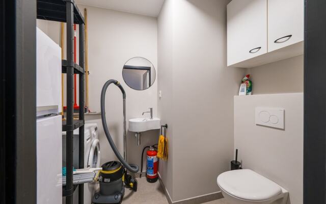 Spacious Apartment With View