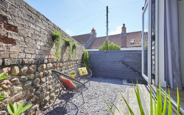 Host Stay Sunnyside Studio