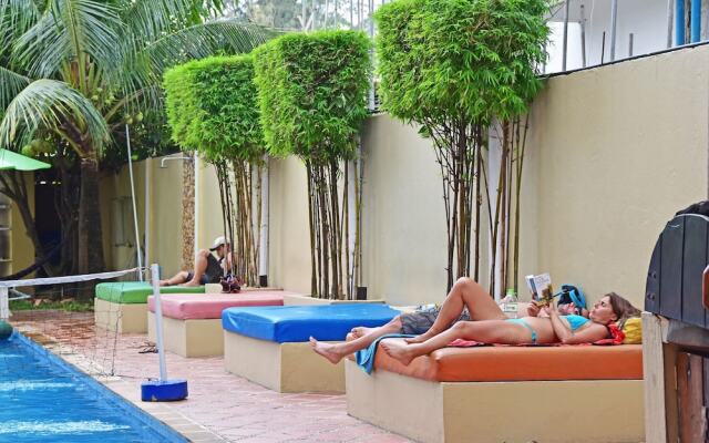 Mad Monkey Hostel Kampot