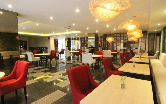 Four Star by Trans Hotel Sanur