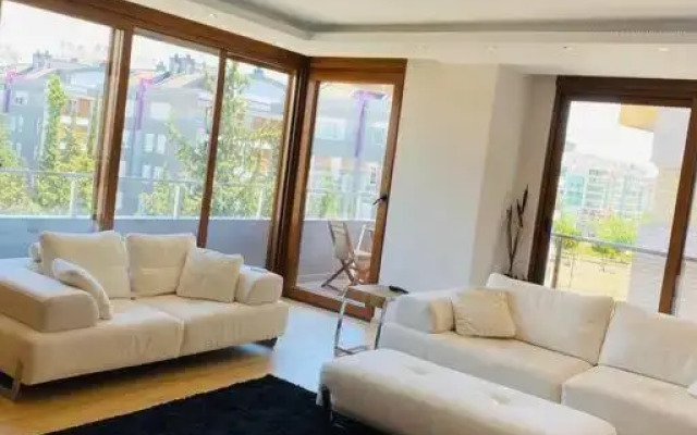 Konaklar bölgesinde Denize Yakın Lüks Dublex Daire